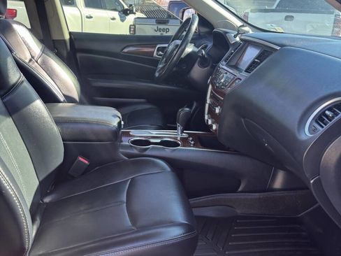Used 2018 Nissan Pathfinder Platinum image 15