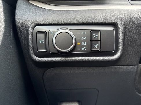 Used 2023 Ford Explorer XLT image 17