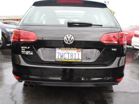 Used 2017 Volkswagen Golf SE image 15