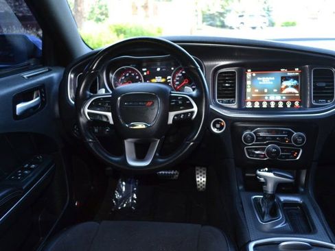 Used 2017 Dodge Charger R/T Scat Pack w/ Technology Group image 19