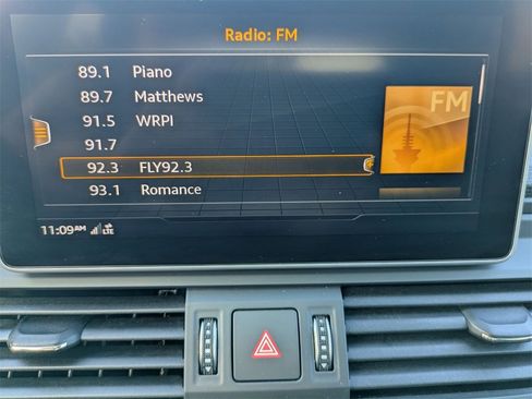 Used 2019 Audi Q5 2.0T Premium Plus w/ Premium Plus Package image 21