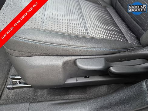 Used 2025 Chevrolet Trax LT w/ LT Convenience Package image 14