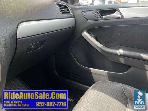 Used 2014 Volkswagen Jetta SE FWD image 34