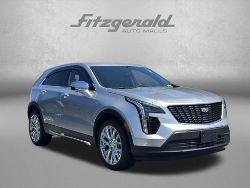 Used 2022 Cadillac XT4 Luxury w/ Cold Weather Package AWD/4WD image 1