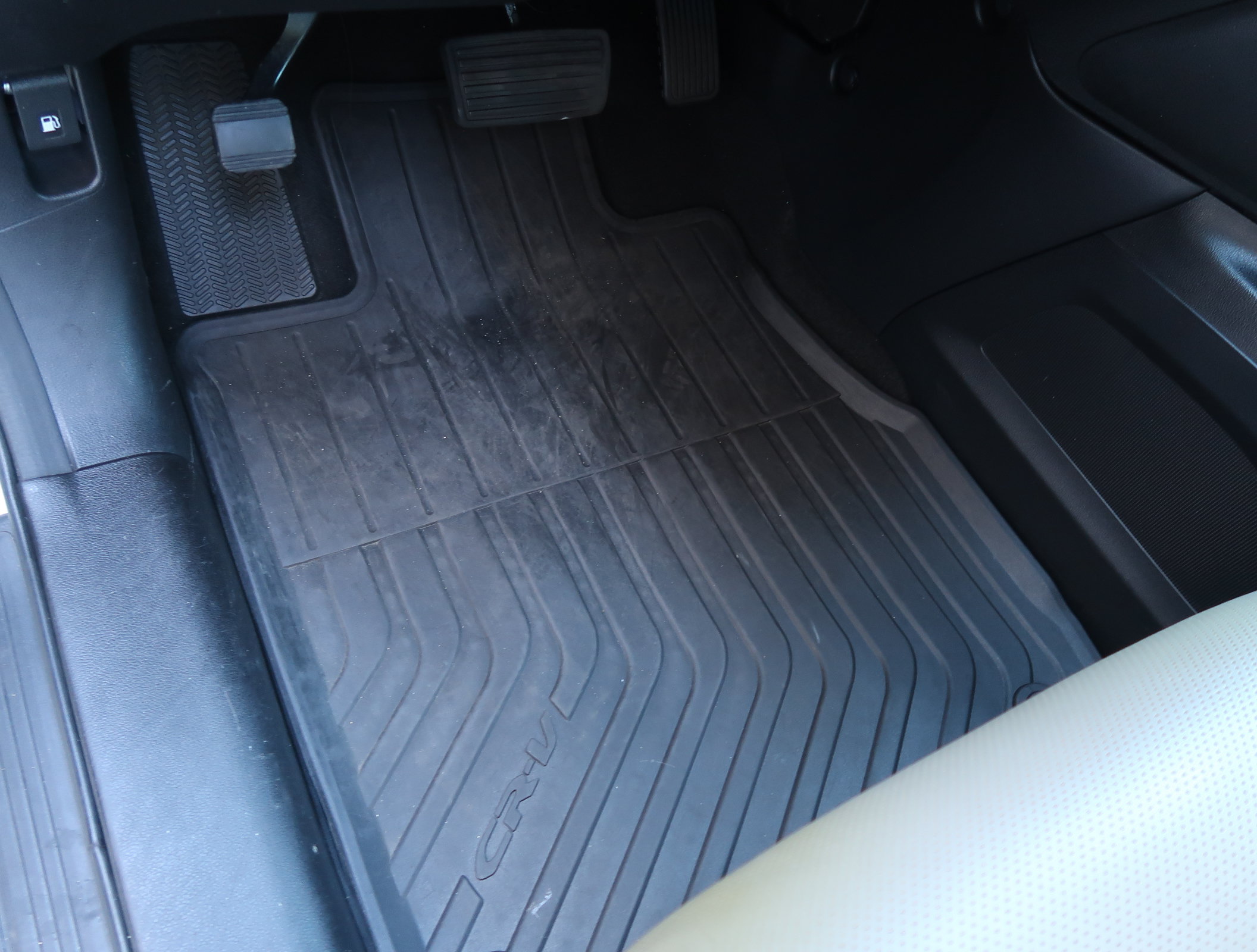 Used 2015 Honda CR-V LX image 14