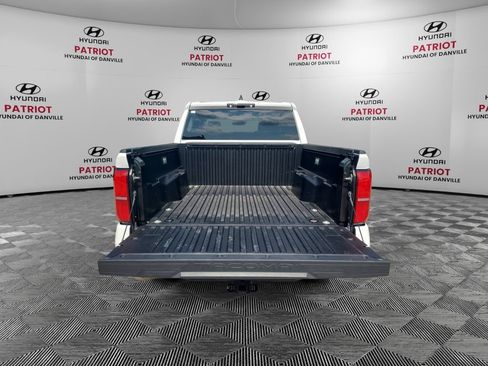Used 2024 Toyota Tacoma TRD Off-Road AWD/4WD image 17