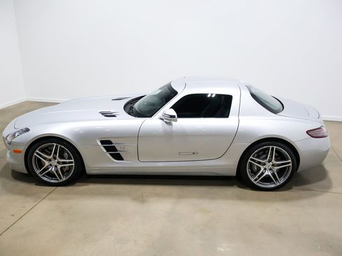 Used 2012 Mercedes-Benz SLS AMG Coupe image 13
