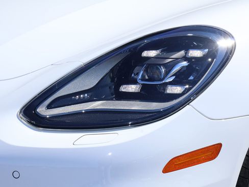 Used 2020 Porsche Panamera 4 AWD/4WD image 12