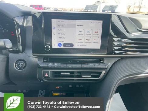 Used 2025 Toyota Camry SE image 12