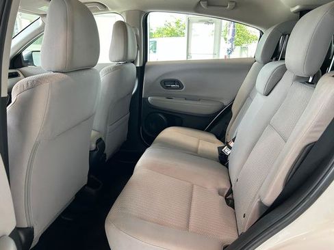 Used 2018 Honda HR-V LX image 22