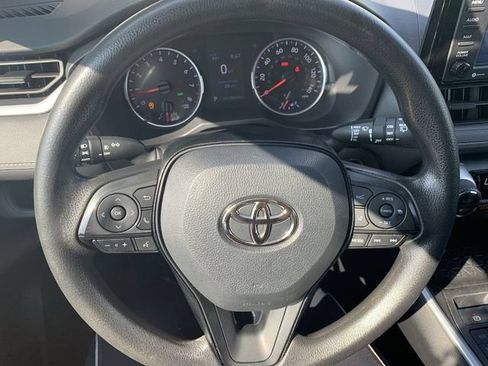 Used 2021 Toyota RAV4 XLE AWD/4WD image 19