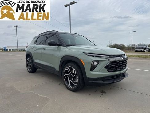 Used 2024 Chevrolet TrailBlazer RS w/ Driver Confidence Package image 1