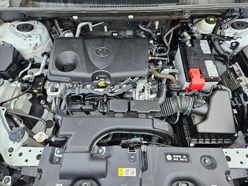 Used 2021 Toyota RAV4 XLE Premium image 22