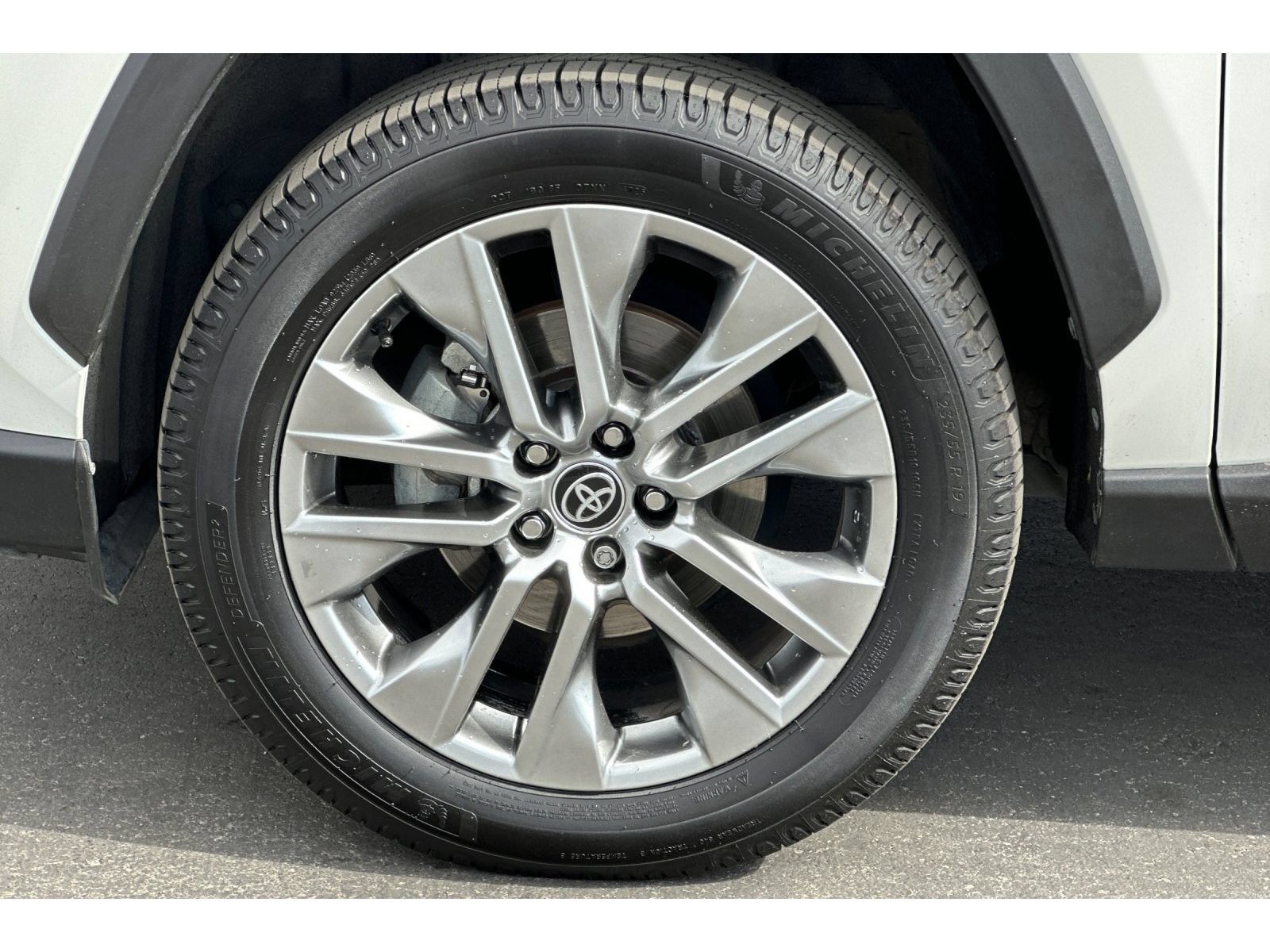 Used 2022 Toyota RAV4 XLE Premium FWD image 33
