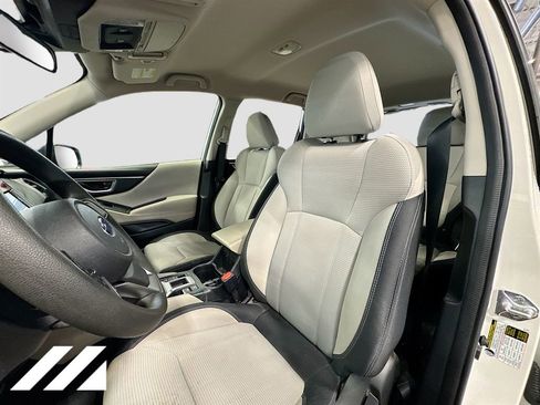 Used 2023 Subaru Forester Base image 21