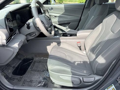Used 2023 Hyundai Elantra SEL w/ Convenience Package FWD image 23