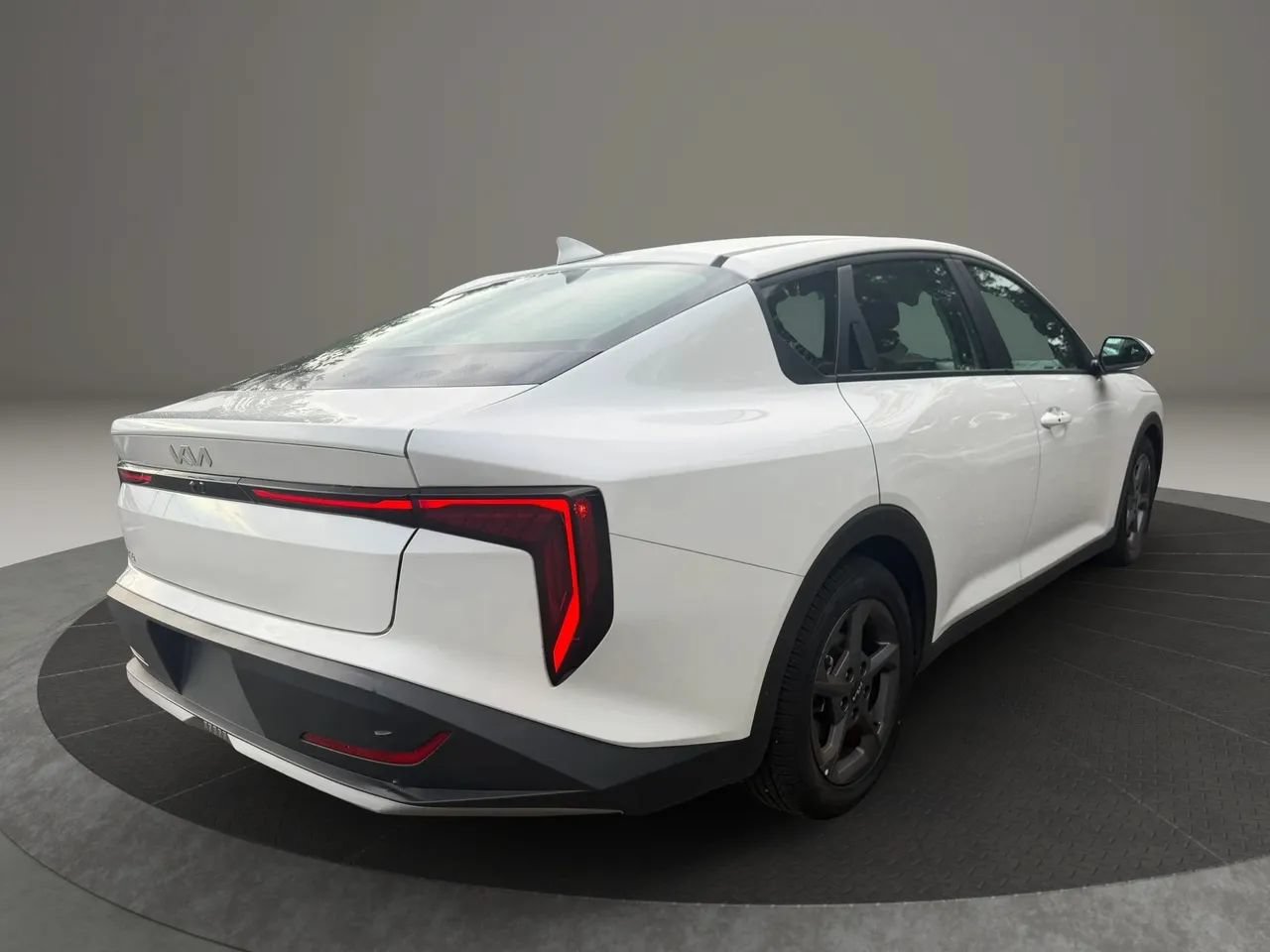 Used 2025 Kia K4 FWD image 5