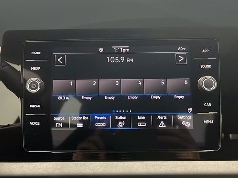 Used 2025 Volkswagen Jetta SE w/ Sunroof Package FWD image 15
