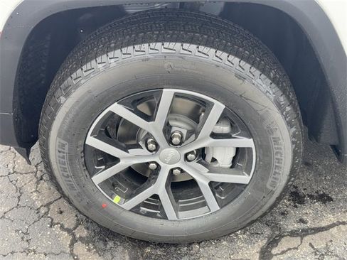 New 2025 Jeep Grand Cherokee Limited image 10