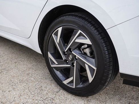 Used 2025 Hyundai Elantra Sport image 7