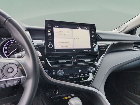 Used 2024 Toyota Camry XLE image 14