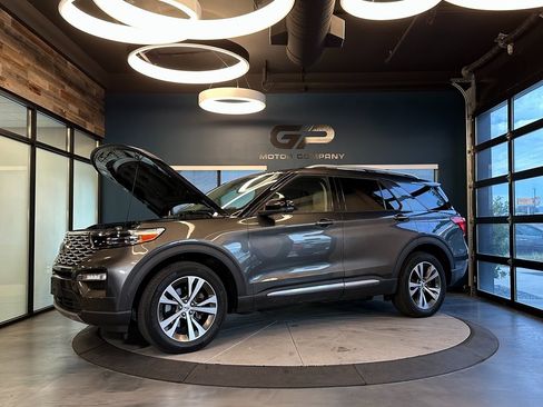 Used 2020 Ford Explorer Platinum w/ Premium Technology Package image 25
