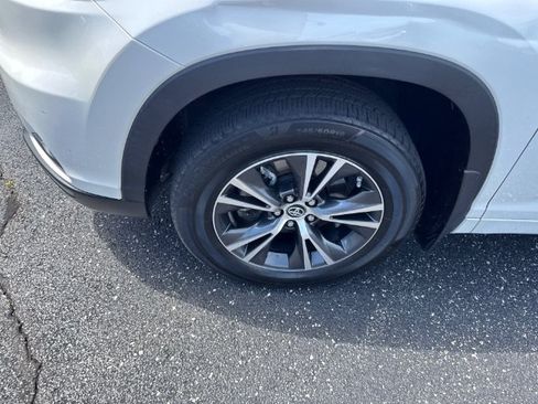Used 2016 Toyota Highlander XLE FWD image 9