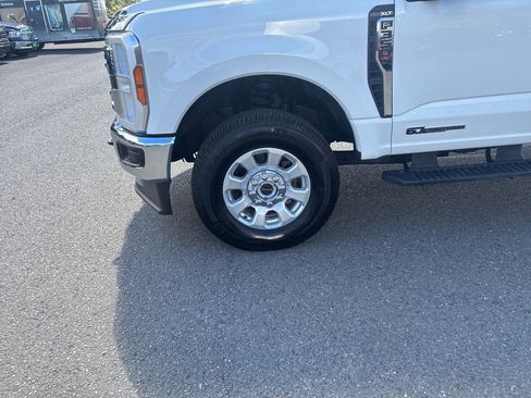 Used 2024 Ford F350 XLT AWD/4WD image 30