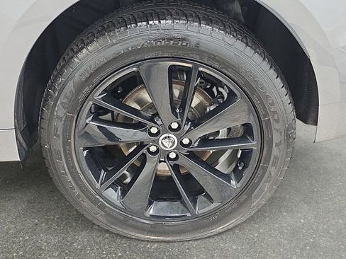 Used 2024 Jaguar F-PACE R-Dynamic S image 33