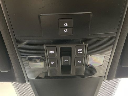 Certified 2023 Volkswagen Tiguan SE w/ Panoramic Sunroof Package image 29