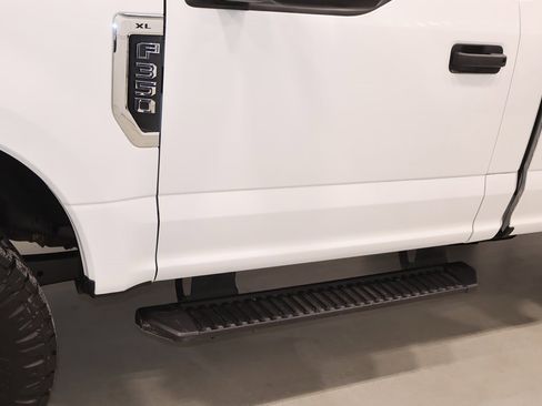 Certified 2022 Ford F350 XL w/ Power Equipment Group image 28