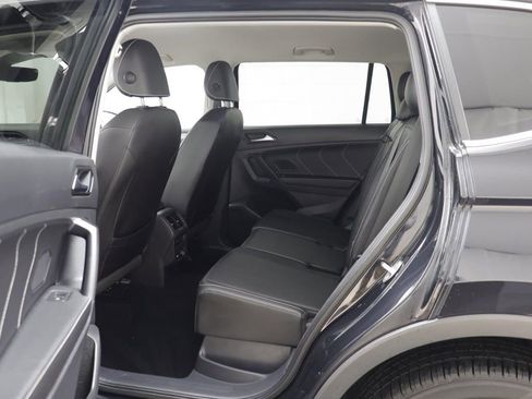 Used 2023 Volkswagen Tiguan SE AWD/4WD image 13