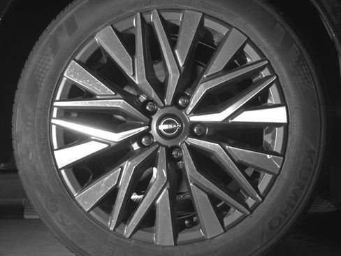 Used 2025 Nissan Altima 2.5 SV image 15