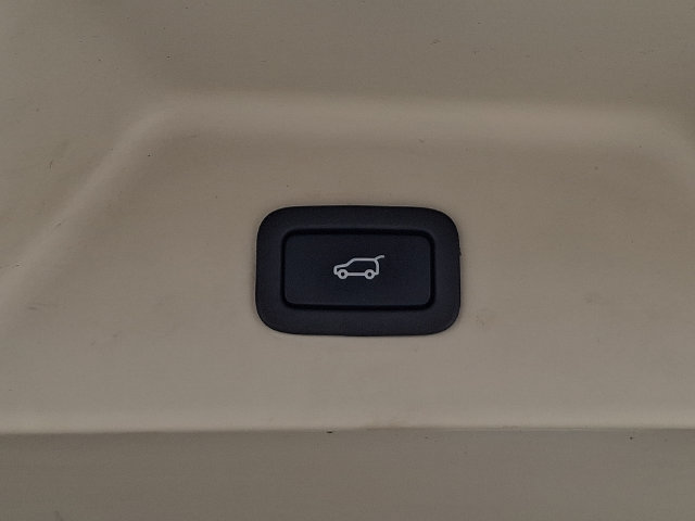 Used 2015 Land Rover Range Rover Supercharged AWD/4WD image 29