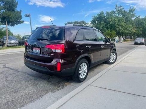 Used 2015 Kia Sorento LX image 4