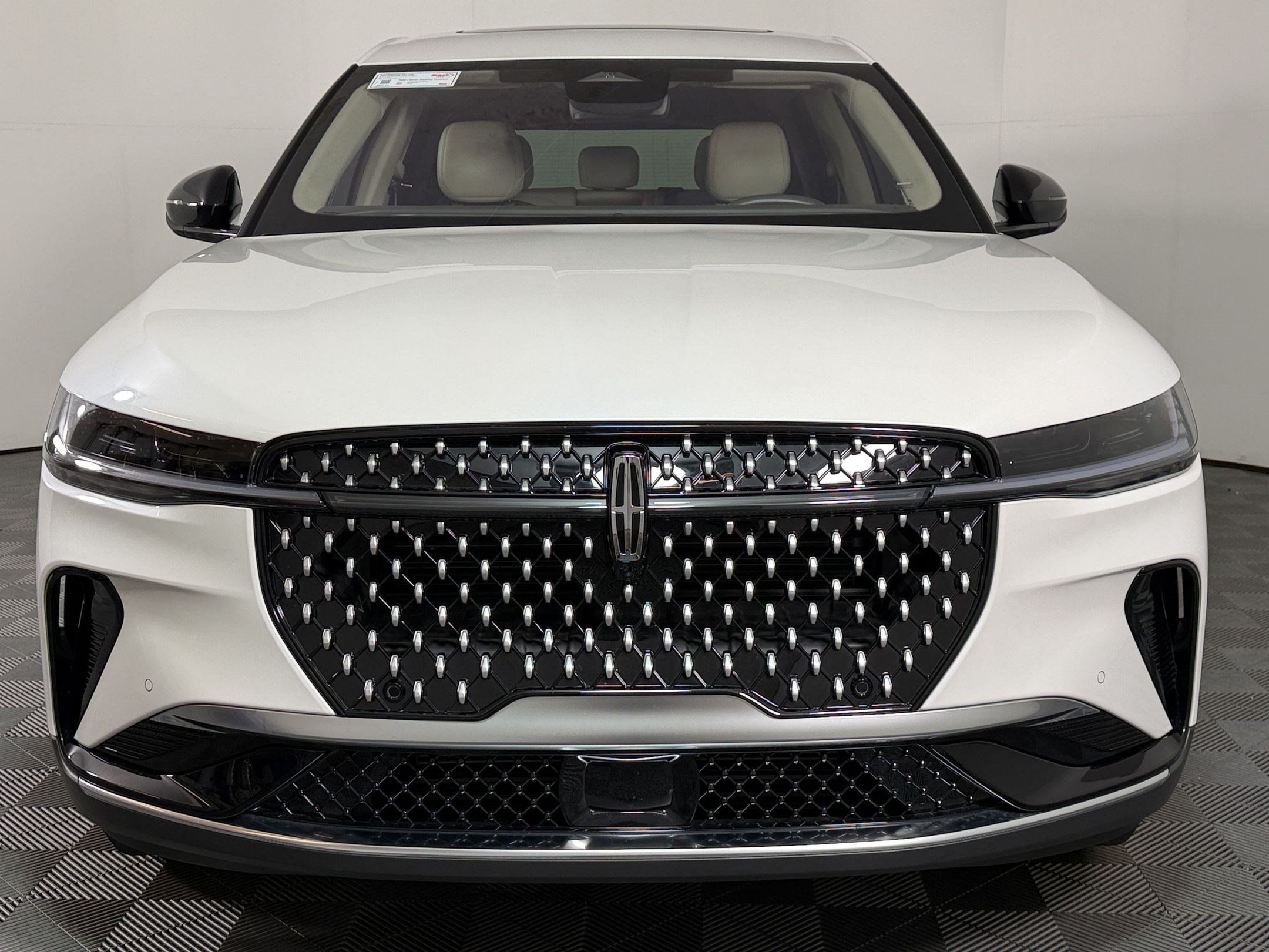 Used 2025 Lincoln Nautilus Premier w/ Equipment Group 102A AWD/4WD image 5