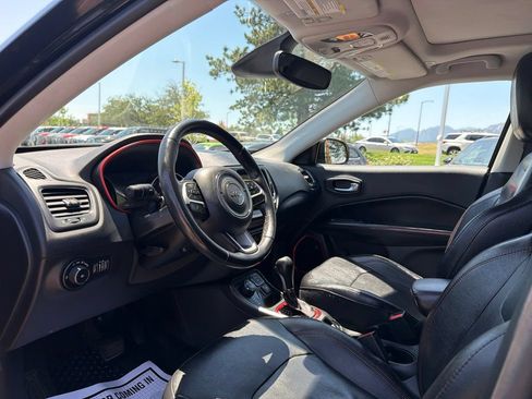 Used 2019 Jeep Compass Trailhawk w/ Leather Interior Group AWD/4WD image 25