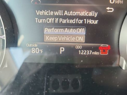 Used 2025 Toyota Highlander XLE AWD/4WD image 17