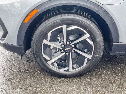 New 2026 Chevrolet Equinox EV LT image 9