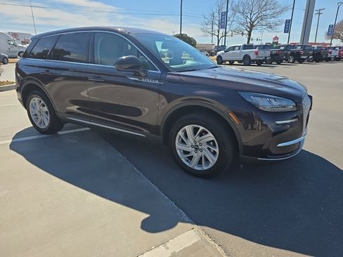 Used 2023 Lincoln Corsair AWD image 9