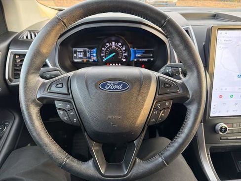 Used 2022 Ford Edge SEL w/ Convenience Package image 17