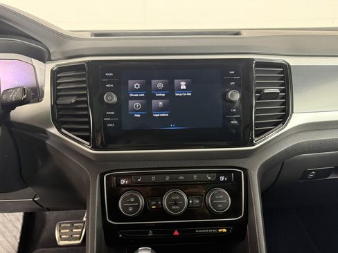 Used 2023 Volkswagen Atlas Cross Sport SEL Premium R-Line AWD/4WD image 21