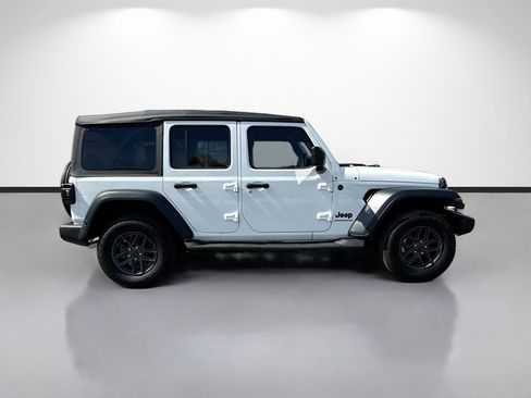 Used 2025 Jeep Wrangler Unlimited Sport AWD/4WD image 2