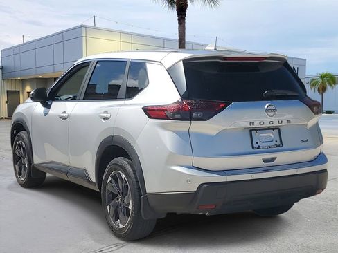Certified 2024 Nissan Rogue SV FWD image 6