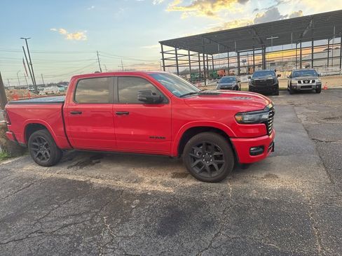 Used 2025 RAM 1500 Laramie w/ Night Edition image 15