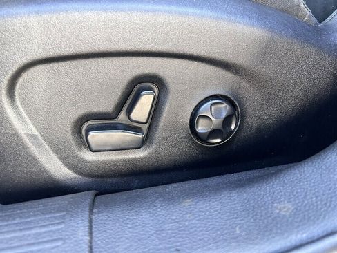 Used 2015 Chrysler 200 Limited w/ Convenience Group image 34