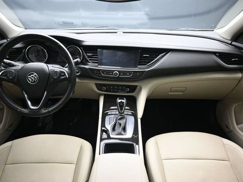 Used 2018 Buick Regal Essence w/ Driver Confidence Package #1 AWD/4WD image 20
