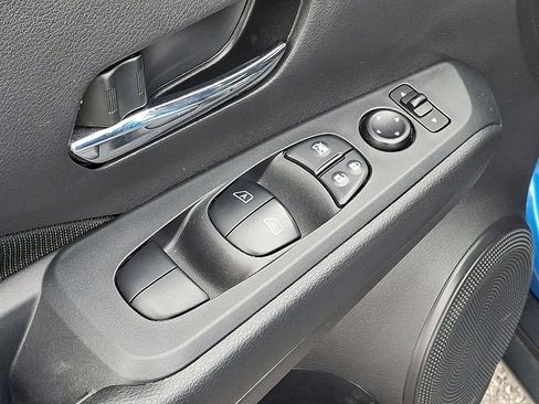 Used 2024 Nissan Kicks SV image 14