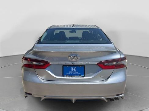 Used 2021 Toyota Camry SE FWD image 5