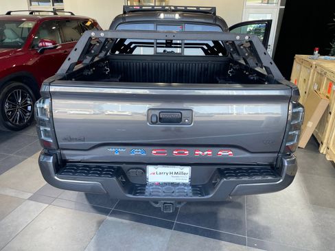 Used 2020 Toyota Tacoma SR AWD/4WD image 24